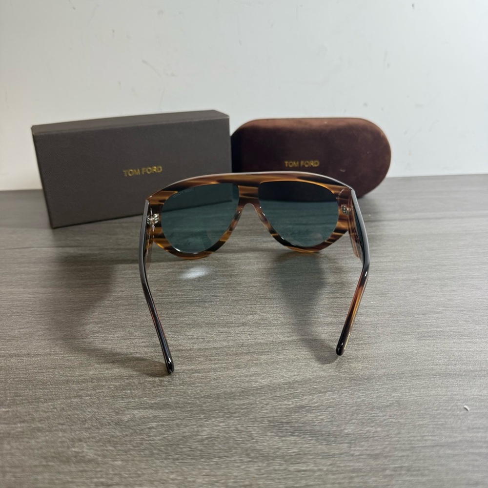 Tom Ford Tortoiseshell Brown Frame Sunglasses Wit… - image 4